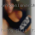 Horny girls Tri-Cities