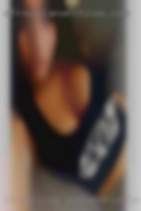 Is willing to send and recieve Alexandria, LA pictures.